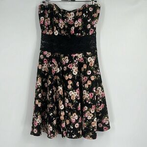 Wild Daisy Floral Print Lace Strapless Skater Mini Dress